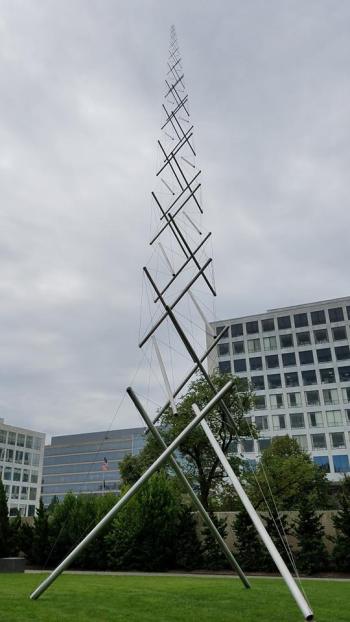 needle tower- kenneth snelson